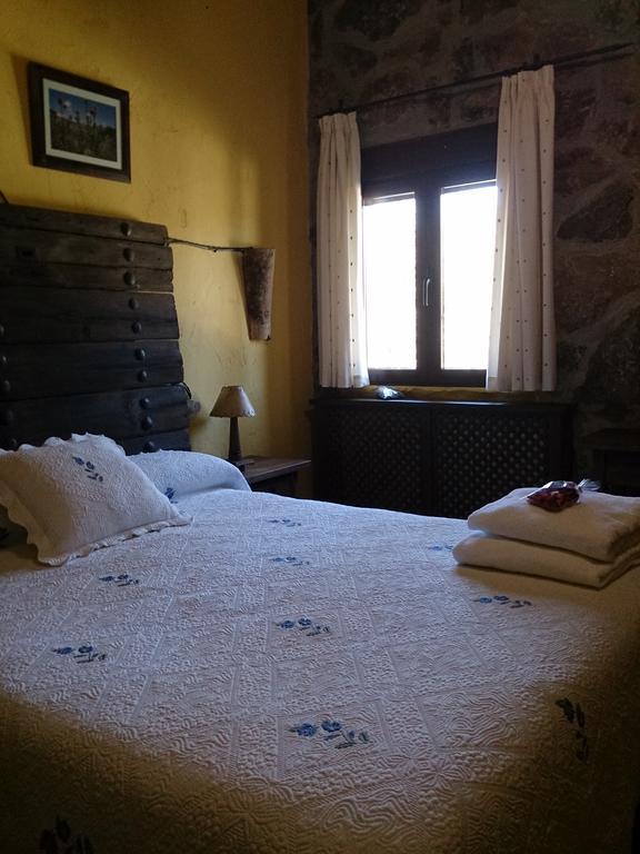 Valdolazaro Guest House Los Navalucillos Екстериор снимка