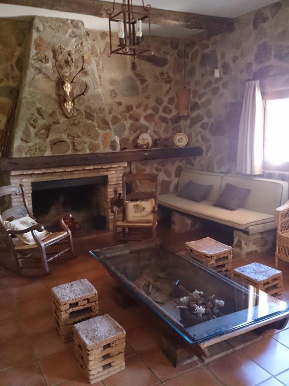 Valdolazaro Guest House Los Navalucillos Екстериор снимка